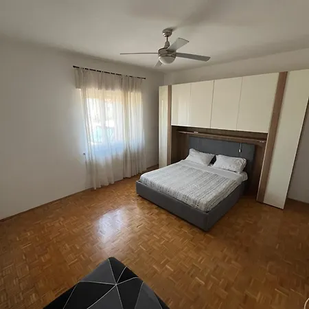 Apartment Dante *