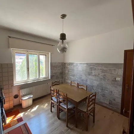 Apartment Dante *
